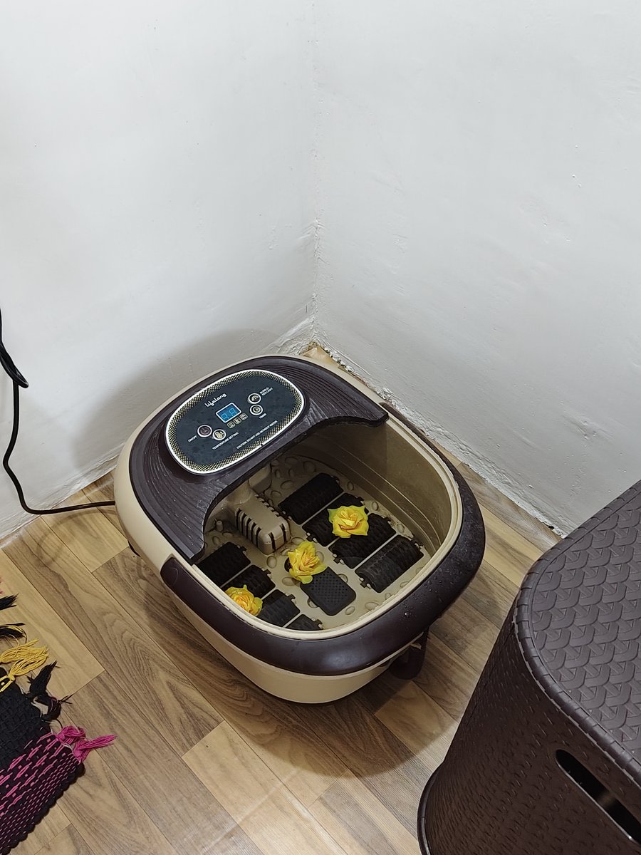 Digital temperature-controlled Foot Reflexology hydrotherapy spa basin with fresh rose petals